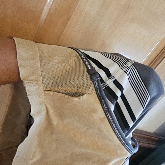 LULULEMON power Y tank - Picture 4 of 6